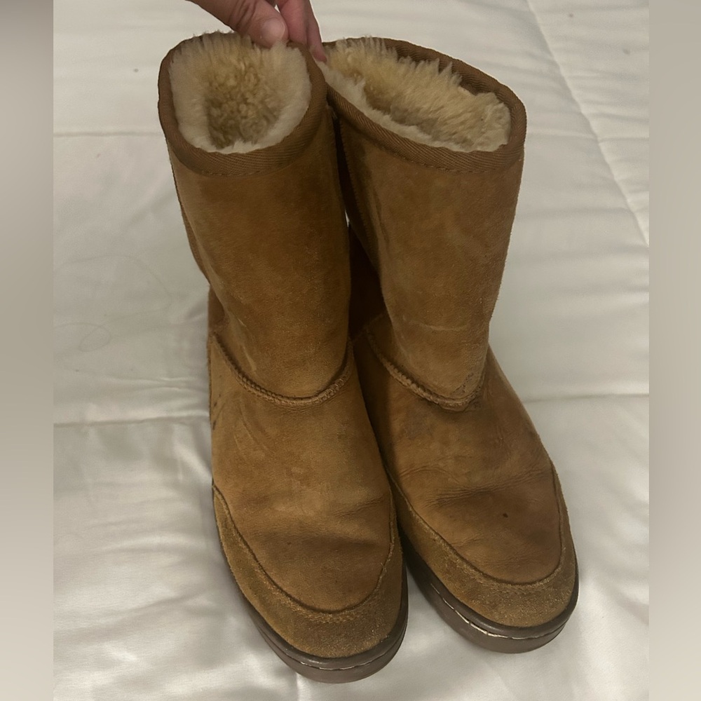 UGG Ultra (sturdier sole) Tan Shearling Boots. Size 9